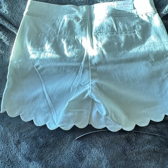 Isaac Mizrahi White Shorts with Scalloped Hem - Picture 2 of 7